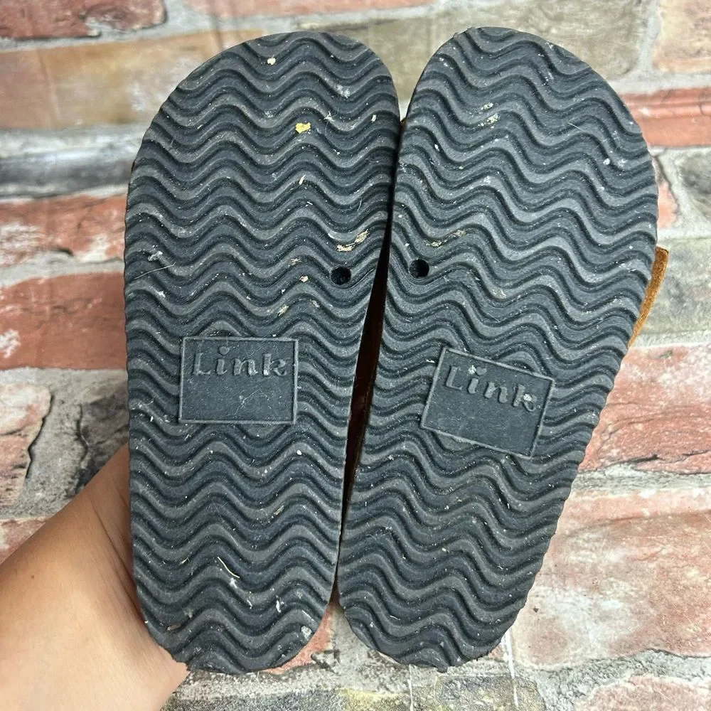 5 for $25🔥Link Tan Suede Slip‎ On Sandals Girls Size 11